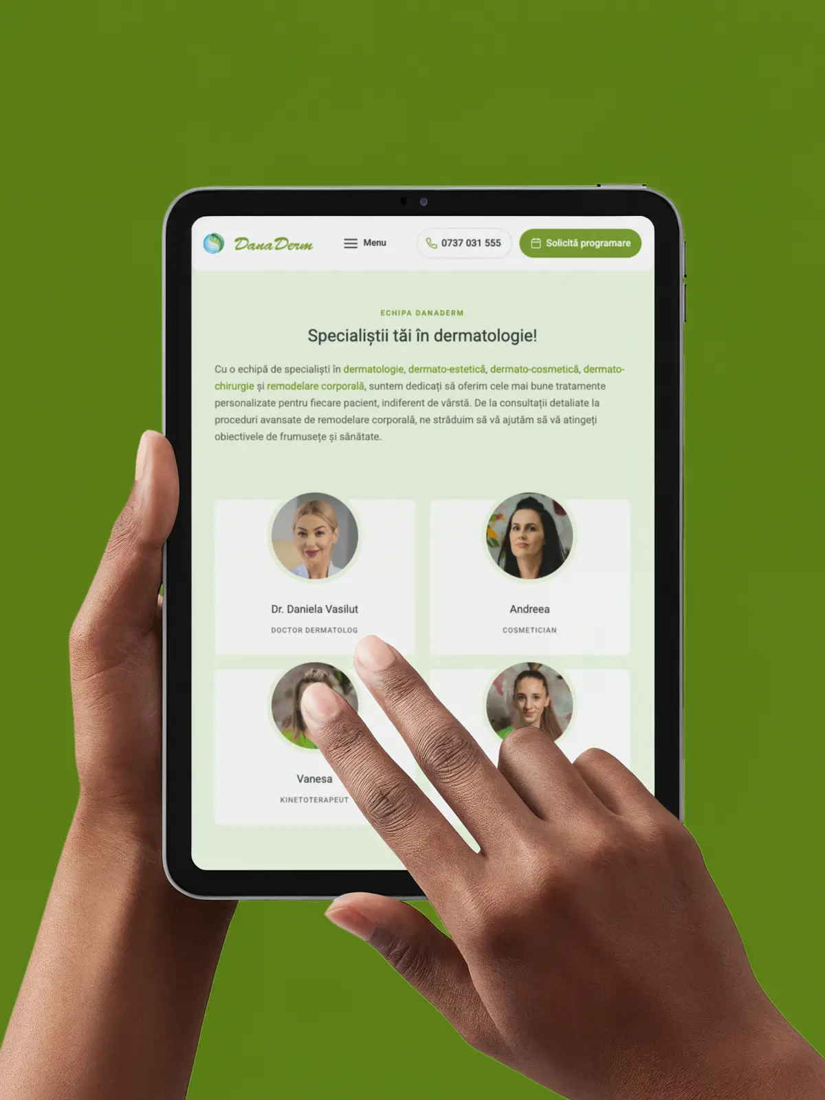 Website DanaDerm pe tabletă – design responsive pentru clinică dermatologică și estetică